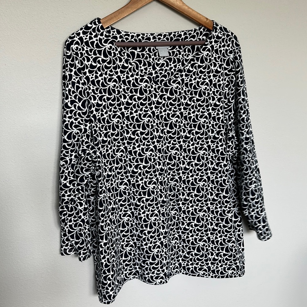 Flattering navy/white Chicos (sz3)